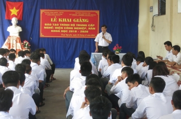 Lễ Khai giảng các khóa đào tạo trình độ trung cấp khóa học 2018 - 2020