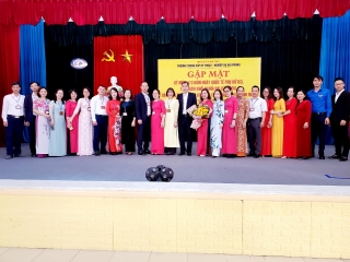 Gặp mặt kỷ niệm Ngày quốc tế Phụ nữ 8-3 và Tuyên truyền giới tính cho trẻ vị thành niên